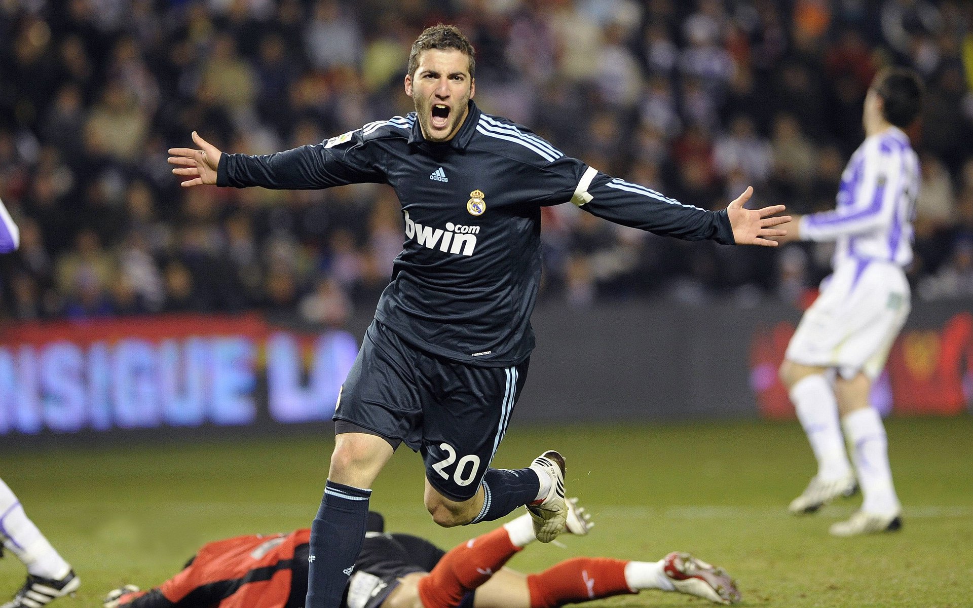 唯一性之战，拉沃尔杯绝杀ATP总决赛，德约科维奇如何以非典型胜利惊艳四座？